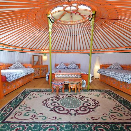 Yourte Nomade-Lodge Les Ecrennes Ngoại thất bức ảnh
