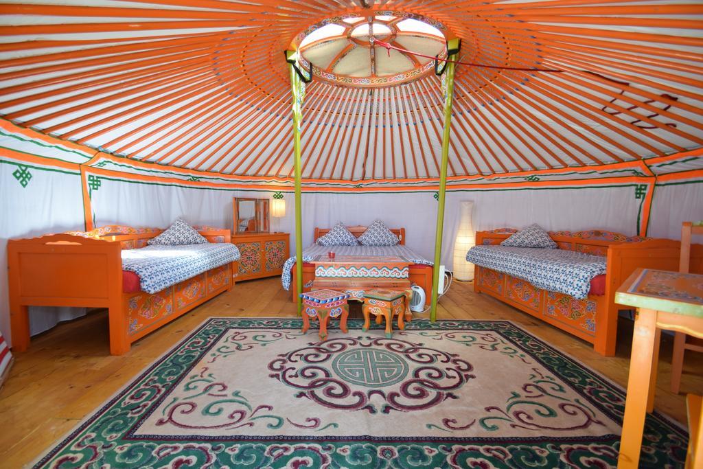 Yourte Nomade-Lodge Les Ecrennes Ngoại thất bức ảnh